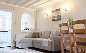 Cosy Cottage In Mersea - Walking Distance To Beach And Town
